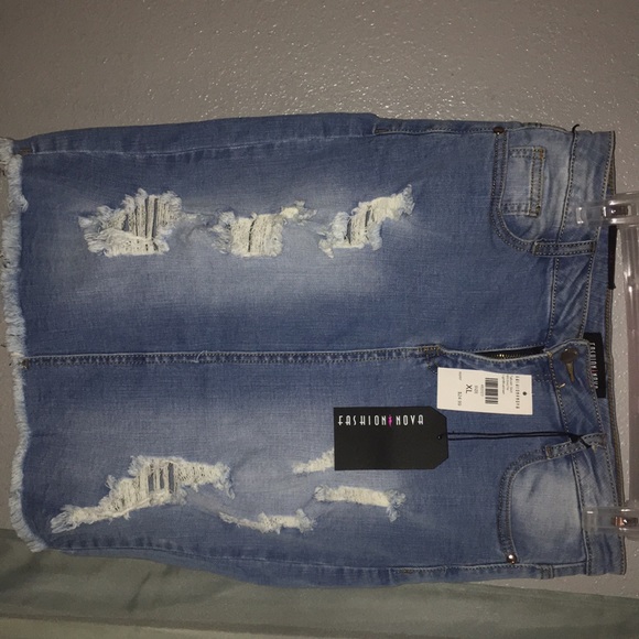 Fashion Nova Dresses & Skirts - Fashion Nova Denim Skirt